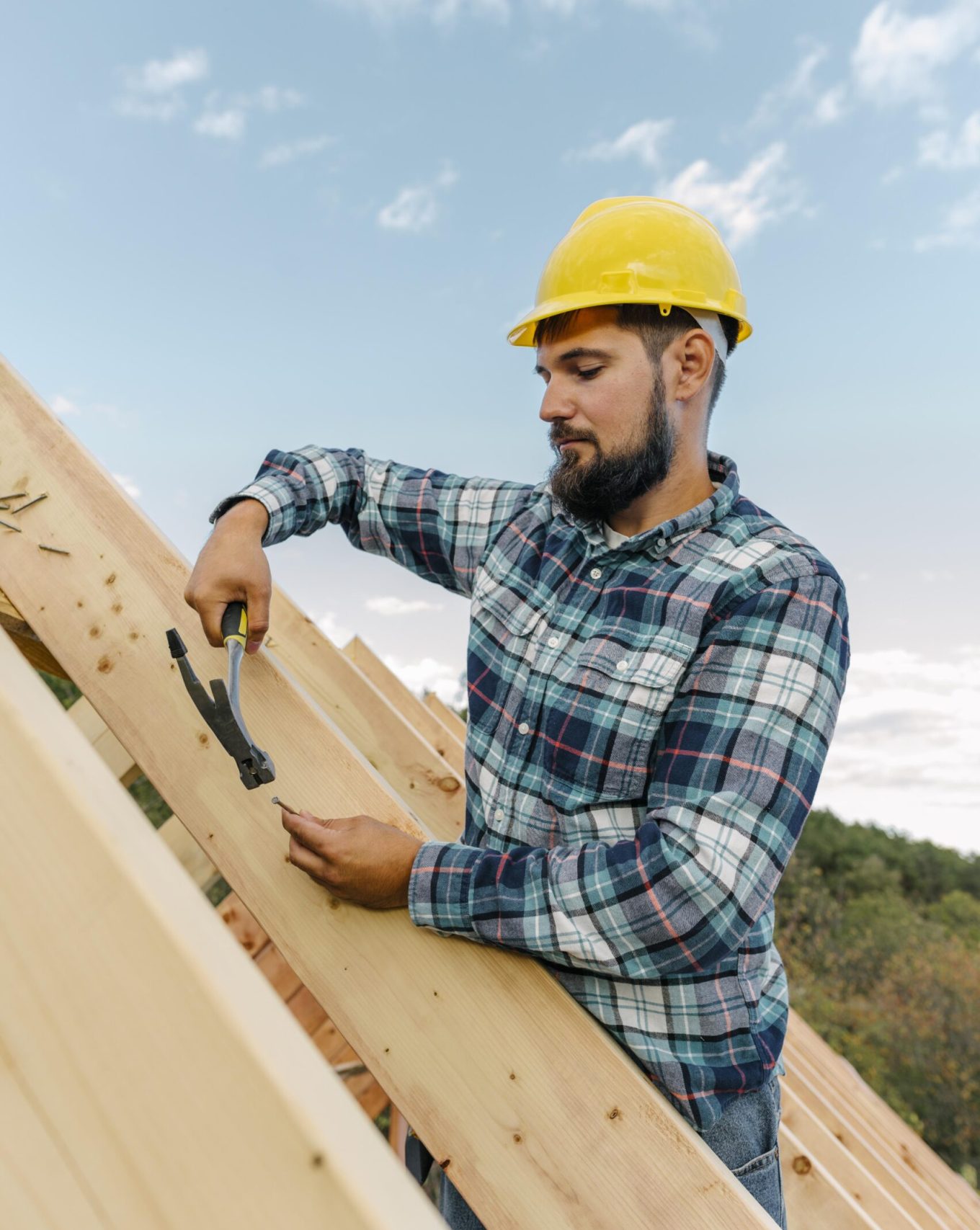 worker-building-roof-house